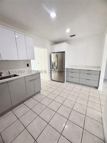 11821 SW 185th Ter 0, Miami, FL 33177