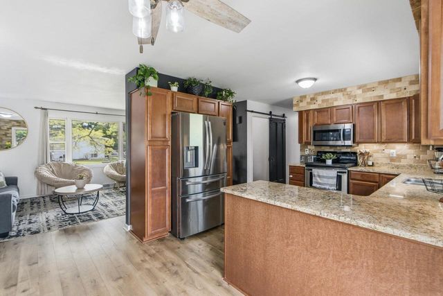 324 Liberty Lane, Poynette, WI 53955