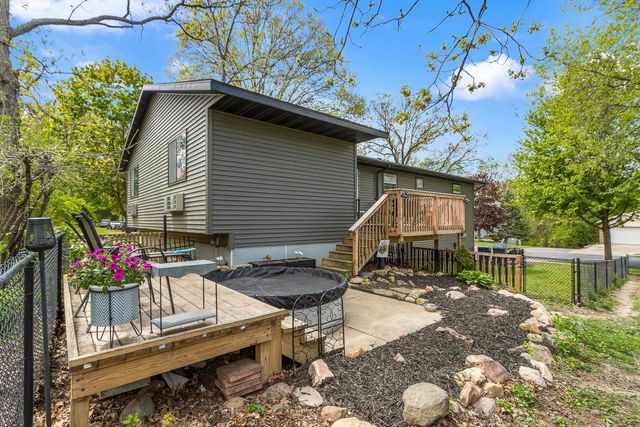 324 Liberty Lane, Poynette, WI 53955