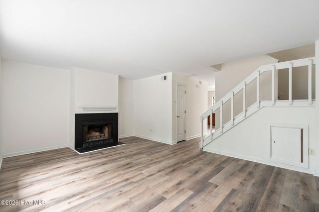 210 Cobblestone Drive, Wilmington, NC 28405