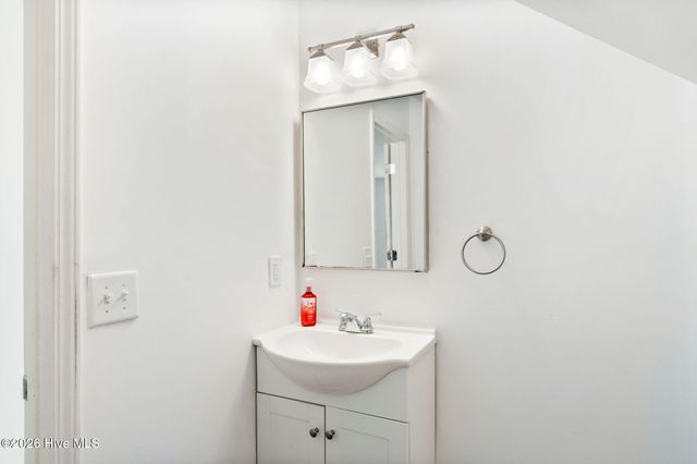 210 Cobblestone Drive, Wilmington, NC 28405