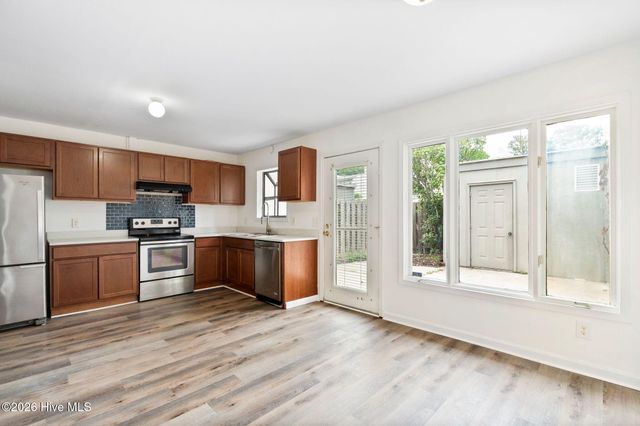 210 Cobblestone Drive, Wilmington, NC 28405