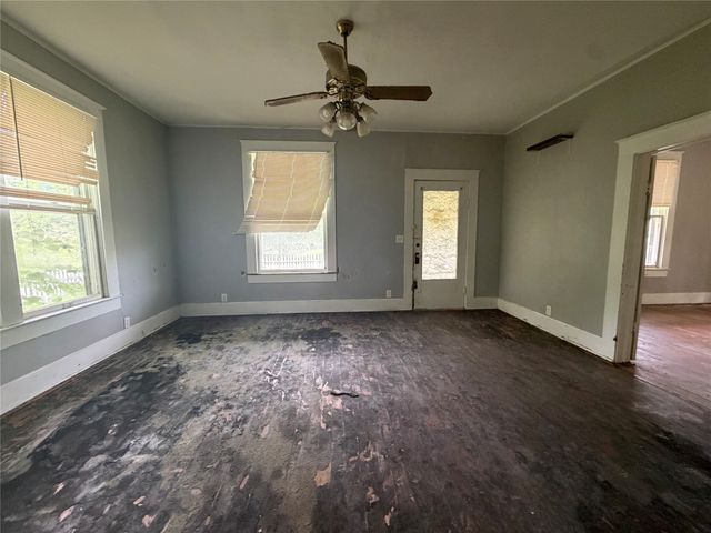 430 Faucett Street, Blossom, TX 75416