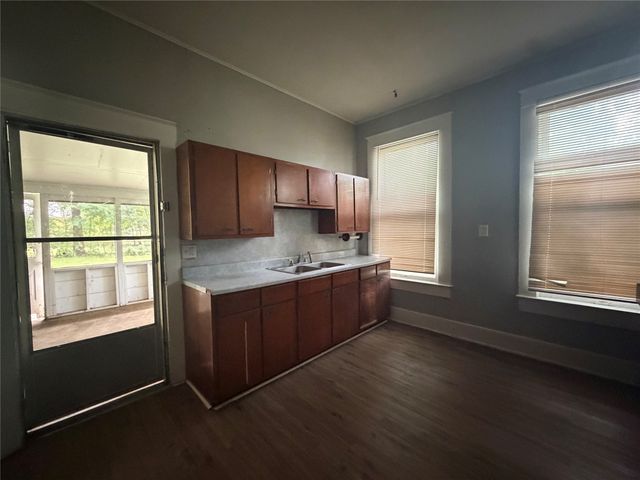 430 Faucett Street, Blossom, TX 75416