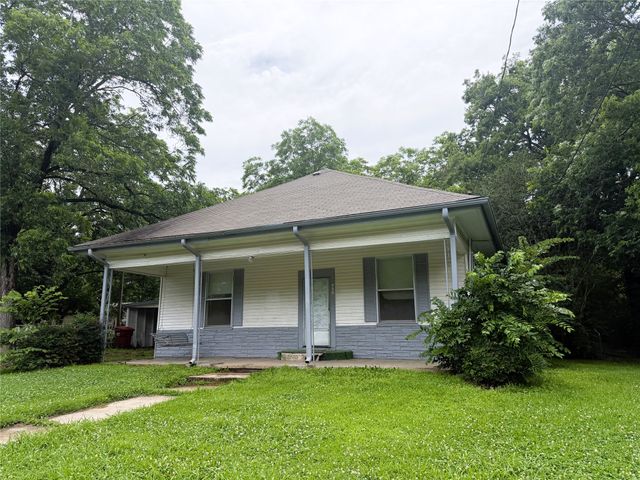 430 Faucett Street, Blossom, TX 75416
