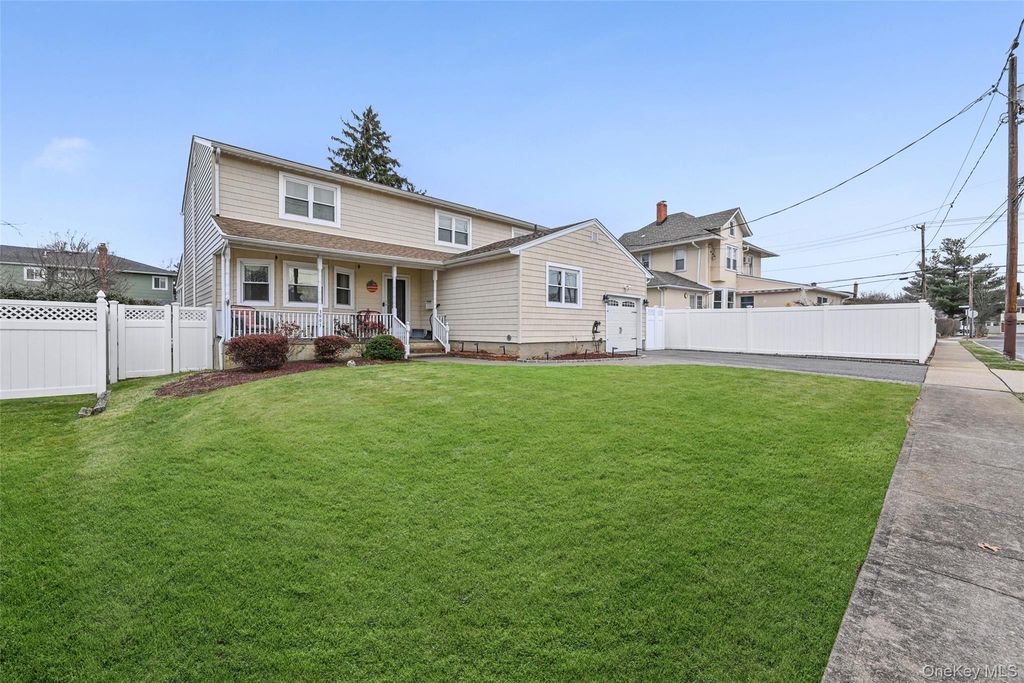 3993 Fulton Avenue, Seaford, NY 11783