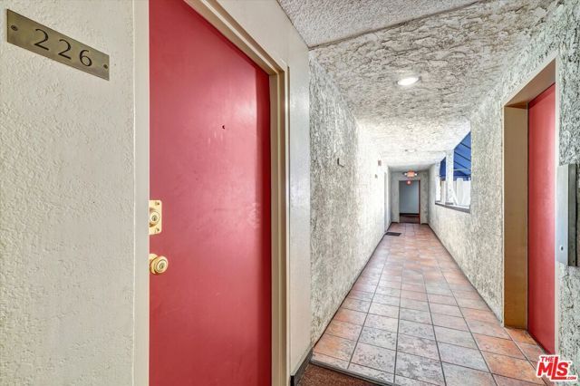 18530 Hatteras Street 226, Los Angeles, CA 91356