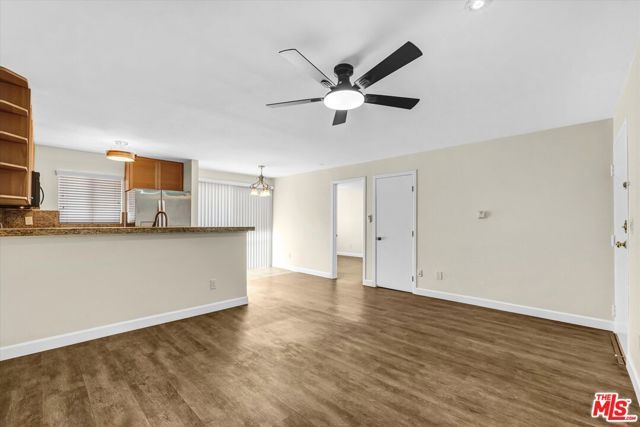 18530 Hatteras Street 226, Los Angeles, CA 91356