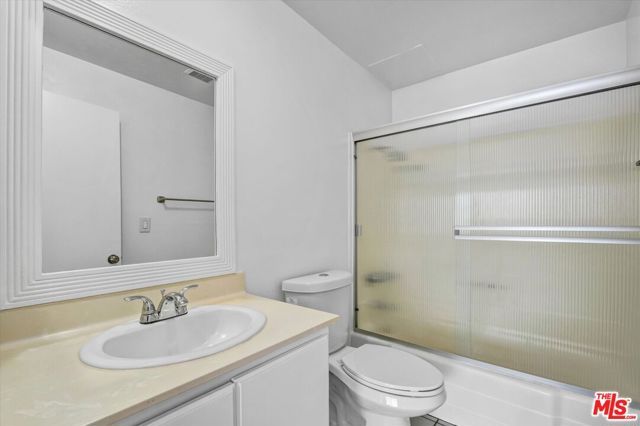 18530 Hatteras Street 226, Los Angeles, CA 91356