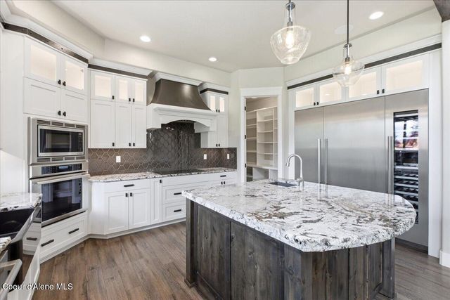 11231 N MCCALL FALLS DR, Hayden, ID 83835