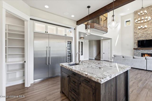 11231 N MCCALL FALLS DR, Hayden, ID 83835