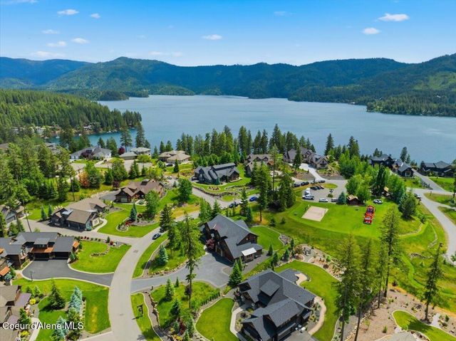 11231 N MCCALL FALLS DR, Hayden, ID 83835