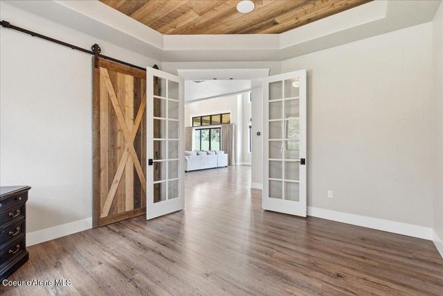11231 N MCCALL FALLS DR, Hayden, ID 83835