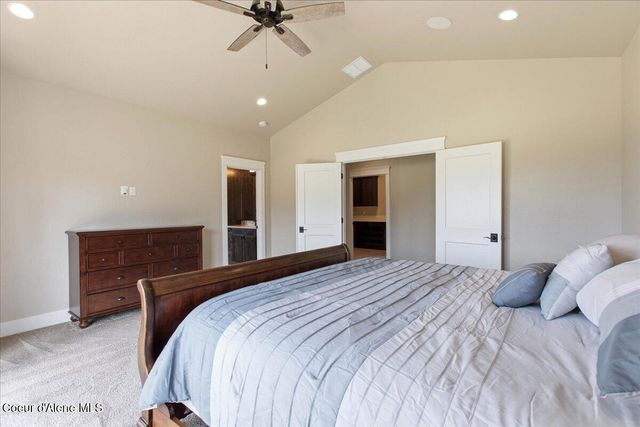 11231 N MCCALL FALLS DR, Hayden, ID 83835