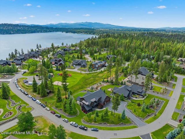 11231 N MCCALL FALLS DR, Hayden, ID 83835