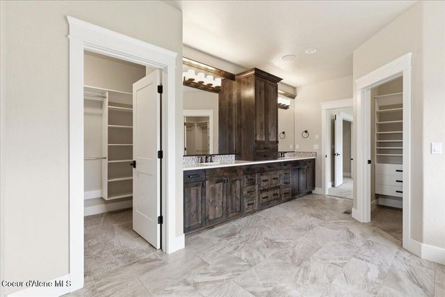 11231 N MCCALL FALLS DR, Hayden, ID 83835