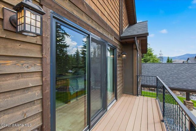 11231 N MCCALL FALLS DR, Hayden, ID 83835