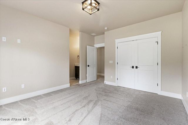 11231 N MCCALL FALLS DR, Hayden, ID 83835