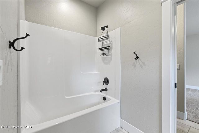 11231 N MCCALL FALLS DR, Hayden, ID 83835