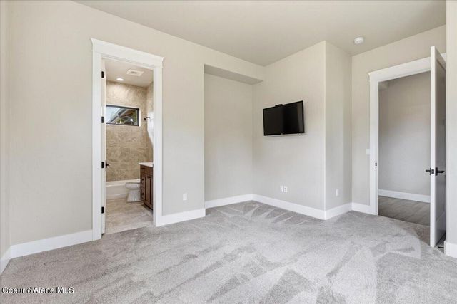 11231 N MCCALL FALLS DR, Hayden, ID 83835