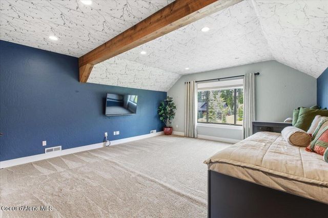 11231 N MCCALL FALLS DR, Hayden, ID 83835