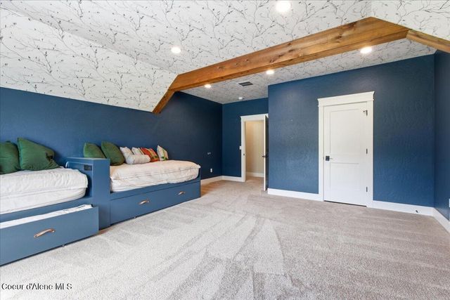 11231 N MCCALL FALLS DR, Hayden, ID 83835