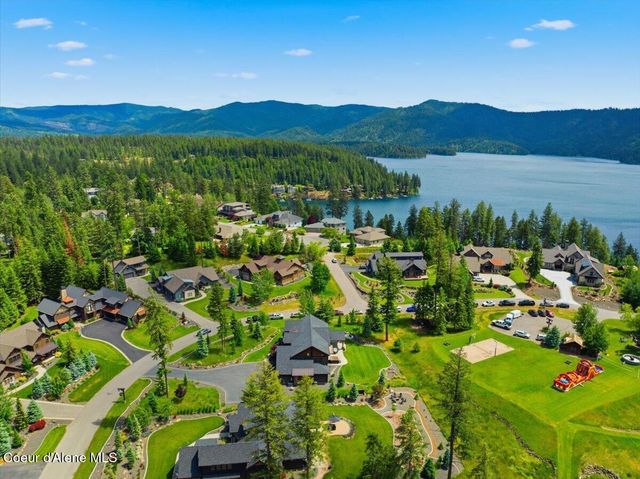 11231 N MCCALL FALLS DR, Hayden, ID 83835
