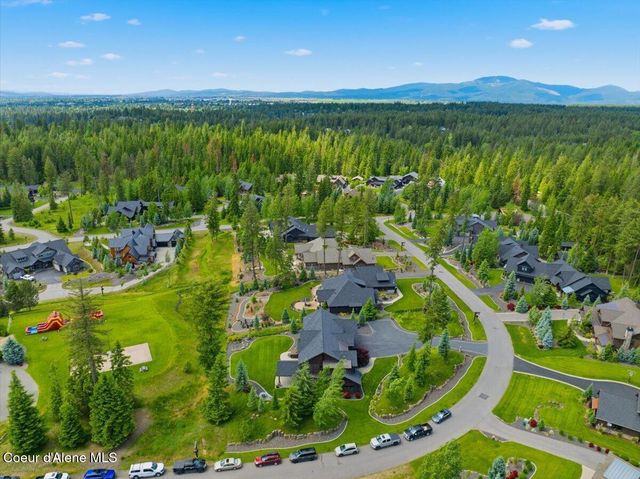 11231 N MCCALL FALLS DR, Hayden, ID 83835
