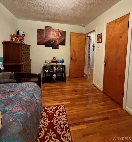 1915 Hyde Park Boulevard, Niagara Falls, NY 14305