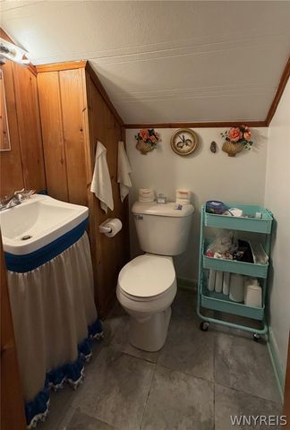 1915 Hyde Park Boulevard, Niagara Falls, NY 14305