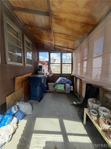1915 Hyde Park Boulevard, Niagara Falls, NY 14305