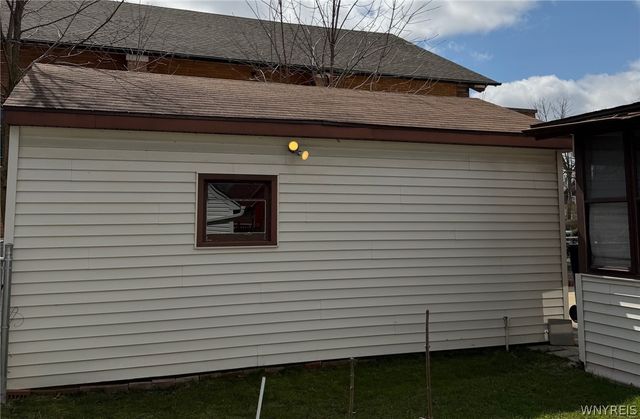 1915 Hyde Park Boulevard, Niagara Falls, NY 14305