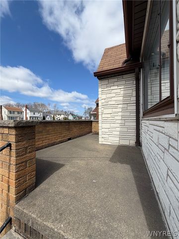 1915 Hyde Park Boulevard, Niagara Falls, NY 14305