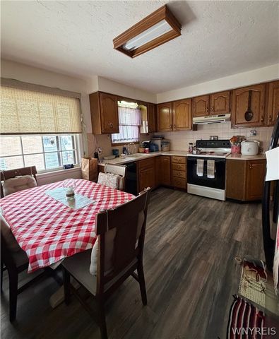 1915 Hyde Park Boulevard, Niagara Falls, NY 14305