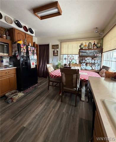 1915 Hyde Park Boulevard, Niagara Falls, NY 14305