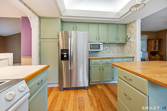 2 Saxon Woods Court, Cheshire, CT 06410
