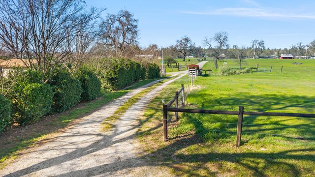 8837 Placitas Lane, Millville, CA 96062