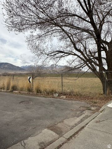 8084 W MELVILLE DR, Magna, UT 84044