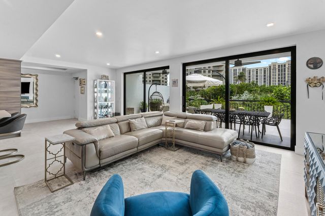 3966 N Ocean Drive 8, Riviera Beach, FL 33404