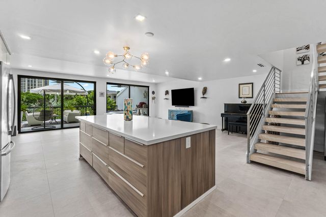 3966 N Ocean Drive 8, Riviera Beach, FL 33404