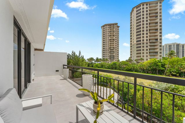 3966 N Ocean Drive 8, Riviera Beach, FL 33404