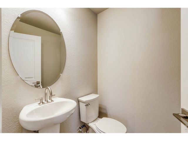 2416 HEYWORTH Ln NW, Fort Collins, CO 80524