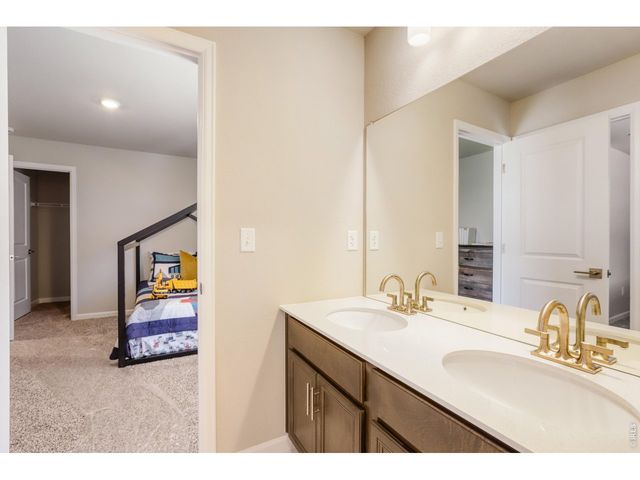 2416 HEYWORTH Ln NW, Fort Collins, CO 80524