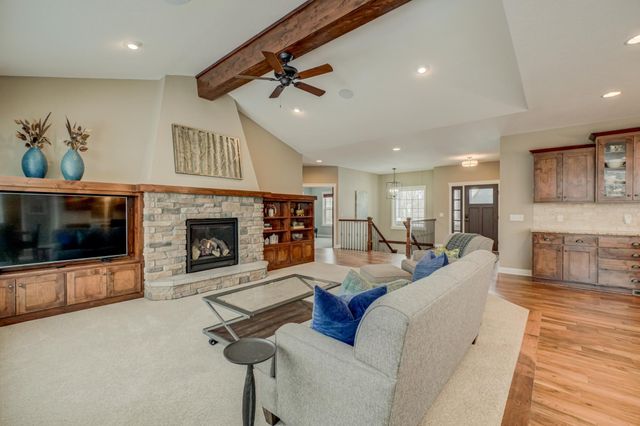 858 Fox Road, Lino Lakes, MN 55014