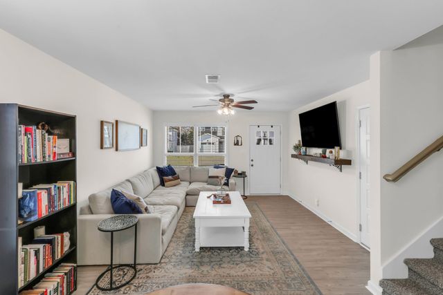 415 Hillside Dr, Clarksville, TN 37040