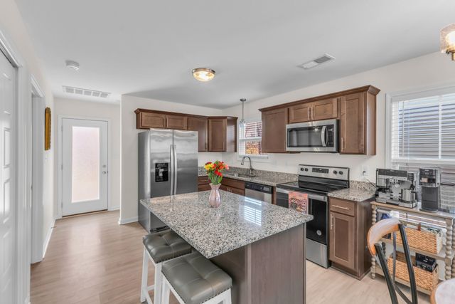 415 Hillside Dr, Clarksville, TN 37040