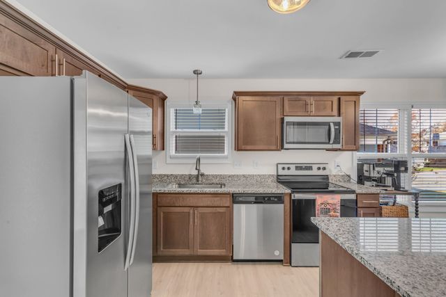 415 Hillside Dr, Clarksville, TN 37040