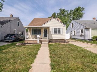 214 Cleveland Street, Trenton, MI 48183