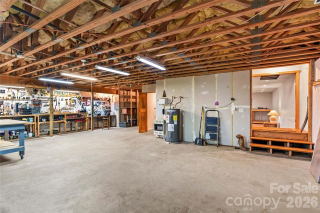 104 Parkers Grove Lane, Statesville, NC 28677