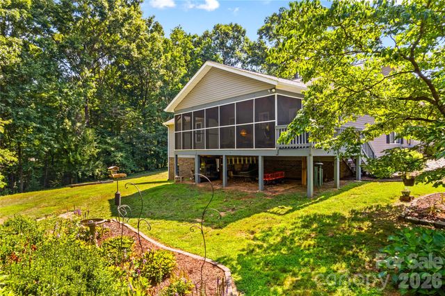 104 Parkers Grove Lane, Statesville, NC 28677